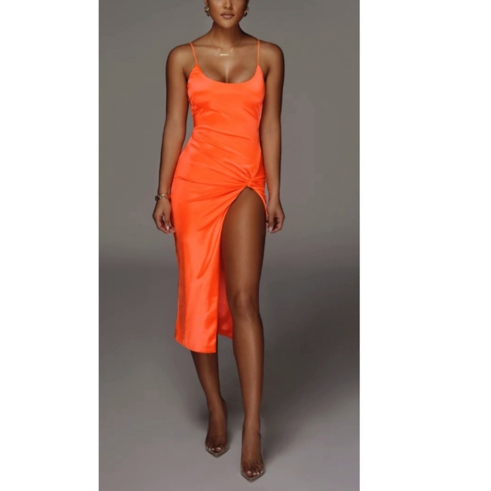 JLUXLABEL Orange Midi Dress - Size Small